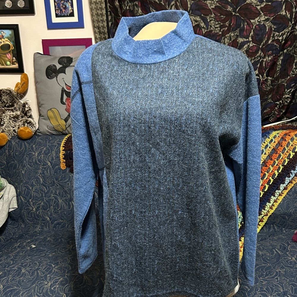 Trisha Tyler Sweater- Soft- Abstract Size L